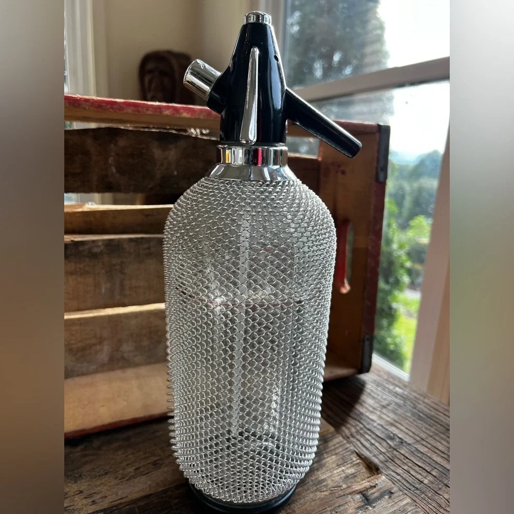Vintage Classic Soda Siphon Seltzer Glass Bottle with Wire Mesh